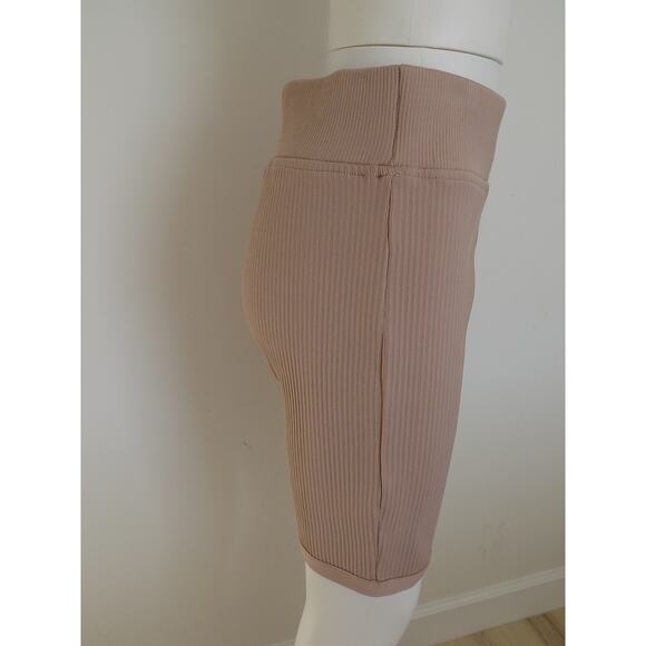 Melrose With Love tan ribbed knit bermuda shorts size Large NWT - Picture 3 of 7